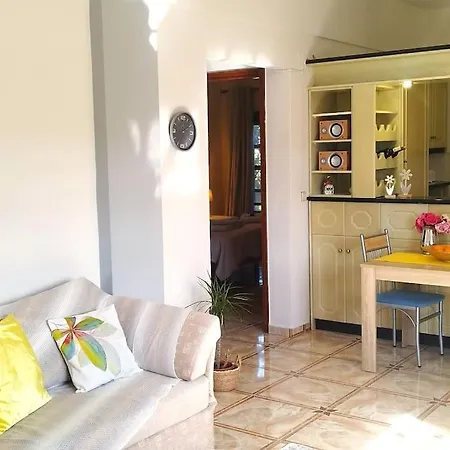 Kalamaki Family House *